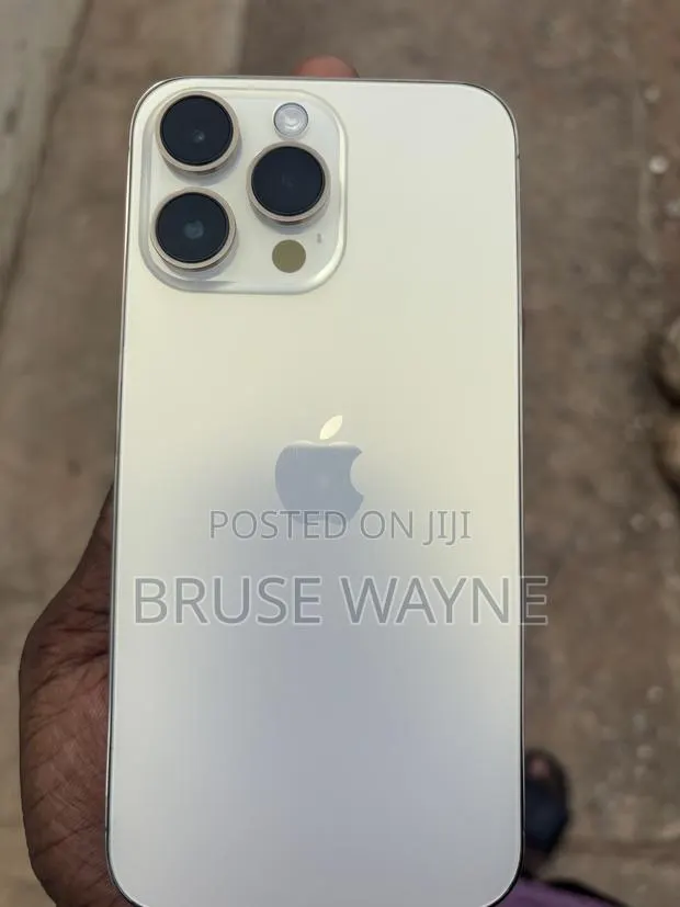 Apple iPhone 14 Pro Max 256 GB Gold · Photo 1