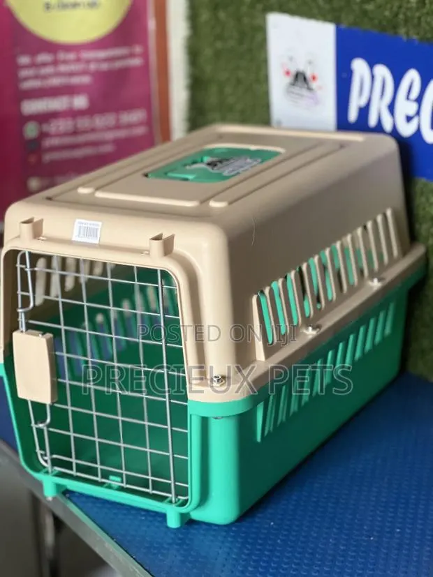 Plastic Crate / Cage / Courier · Photo 1