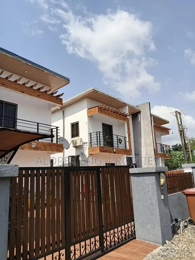 3bdrm House in Amanfro, Adenta for sale · Photo 1