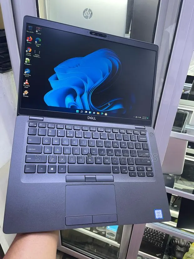 Laptop Dell Latitude 5400 8GB Intel Core i5 SSD 256GB · Photo 1