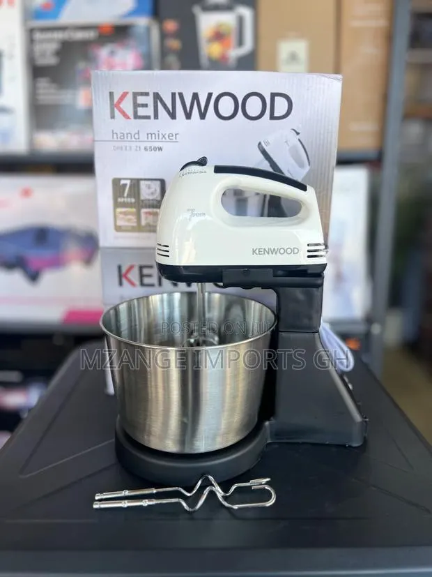 Kenwood Mixer With Bowl for Baking · Photo 1