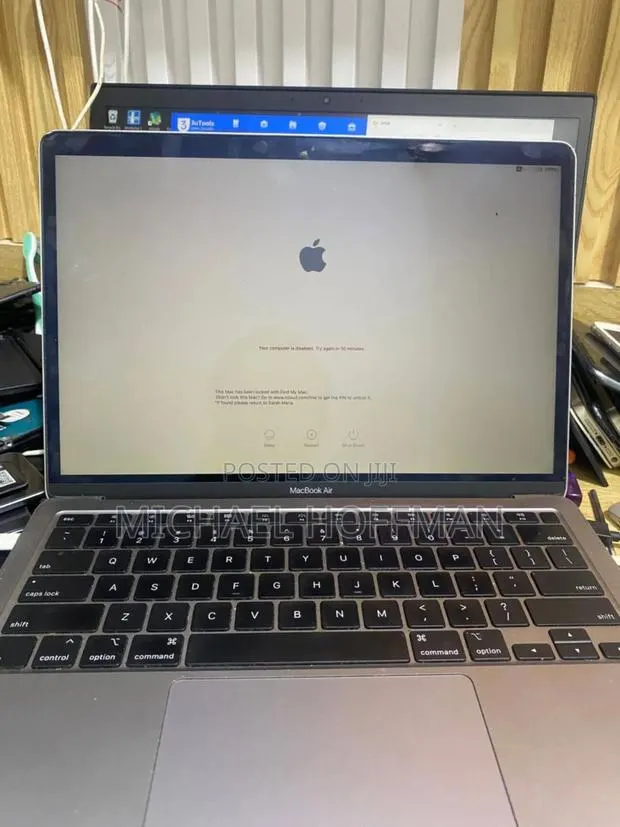 Macbooks Unlocking · Photo 1