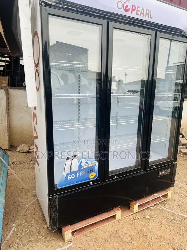 PVC-150 Pearl Three Doors · Photo 1