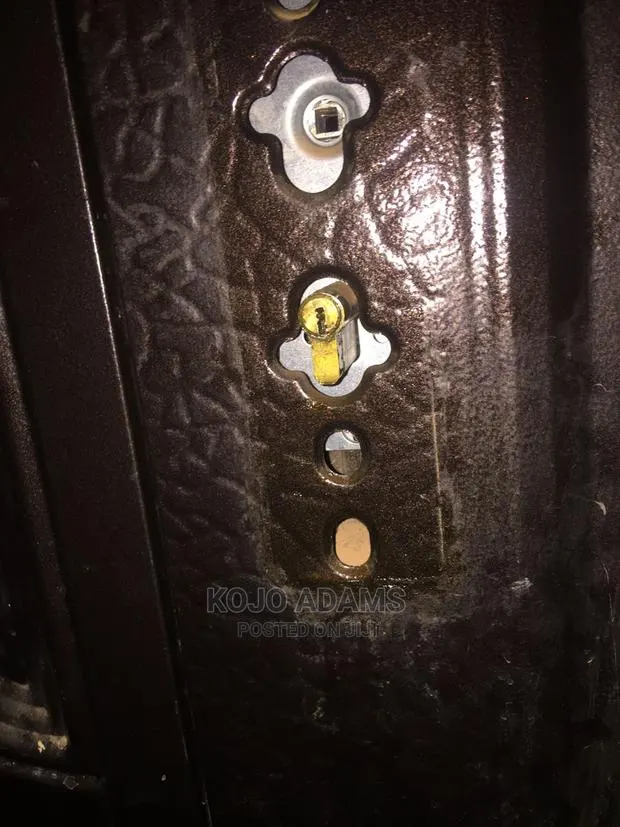 China Door Locks Repairs · Photo 1