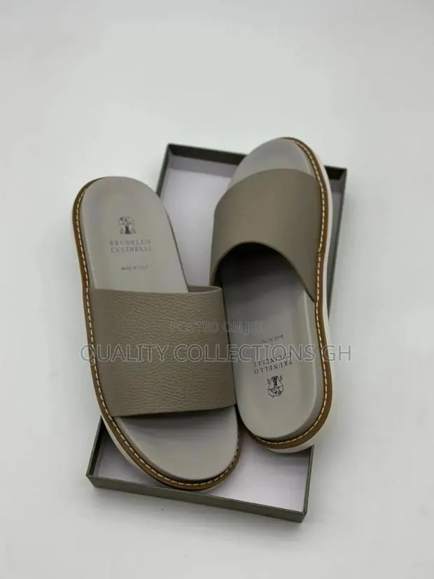 Brunello Cucinelli Grey · Photo 1