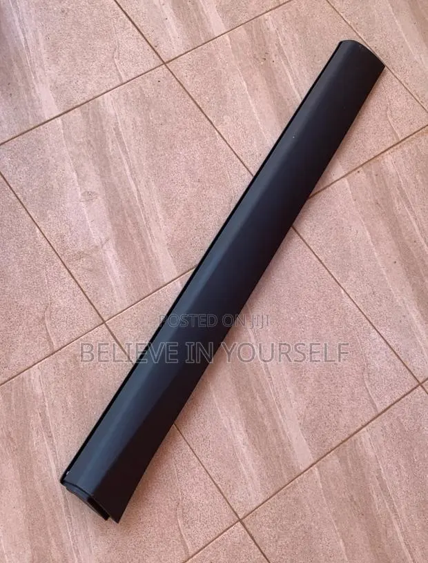 Mitsubishi Outlander 2022 2023 2024 2025 Door Moulding · Photo 1