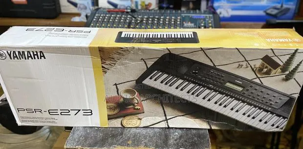 Yamaha Keyboard PSR -E273 · Photo 1