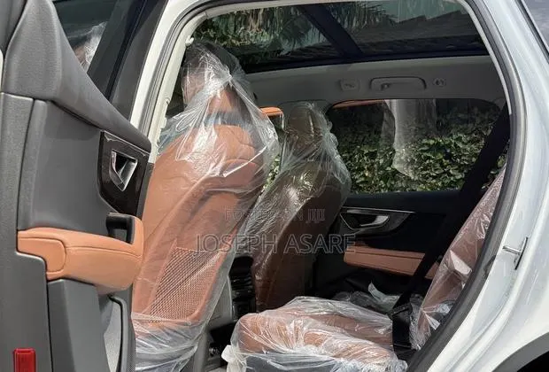 Audi Q7 2024 White · Photo 1