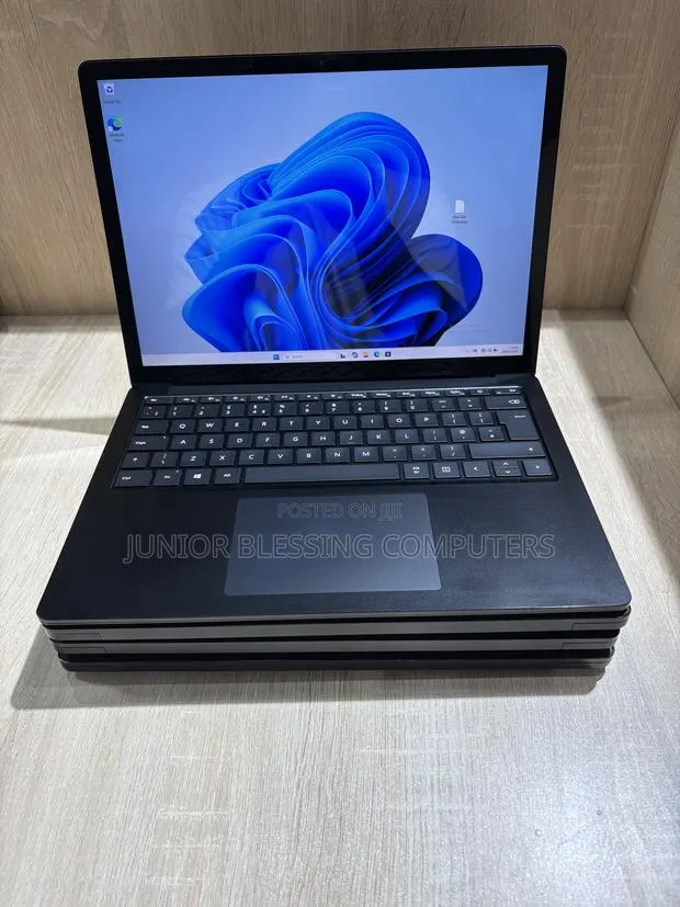 Laptop Microsoft Surface Laptop 3 8GB Intel Core i5 SSD 256GB · Photo 1
