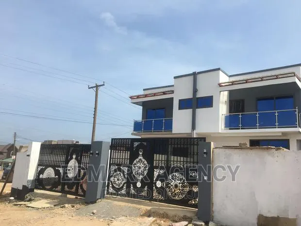 3bdrm House in Kwabeyna, Kwabenya for sale · Photo 1