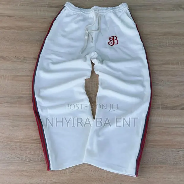 Original Joggers Available Now Free Sizes · Photo 1