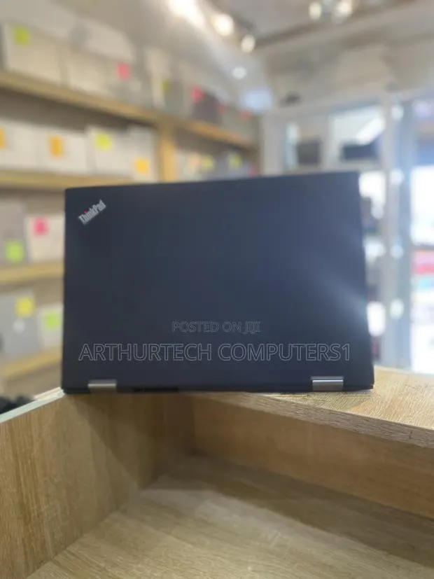 Laptop Lenovo Thinkpad X1 Yoga 8GB Intel Core i5 SSD 256GB · Photo 1