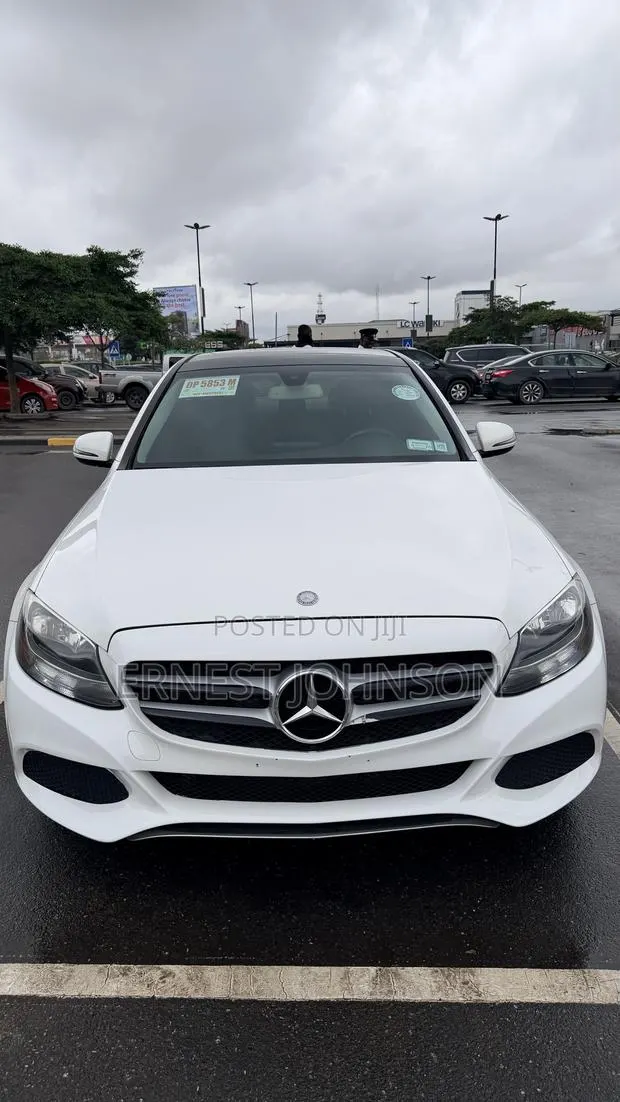 Mercedes-Benz C300 Sport 4Matic Sedan AWD (2.0L 4cyl 7A) 2017 White · Photo 1
