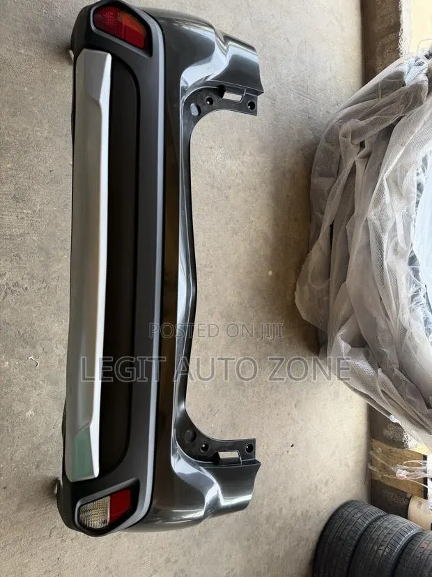 Mitsubishi Outlander 2017,2018,2019,2020, Back Bumper Complete · Photo 1