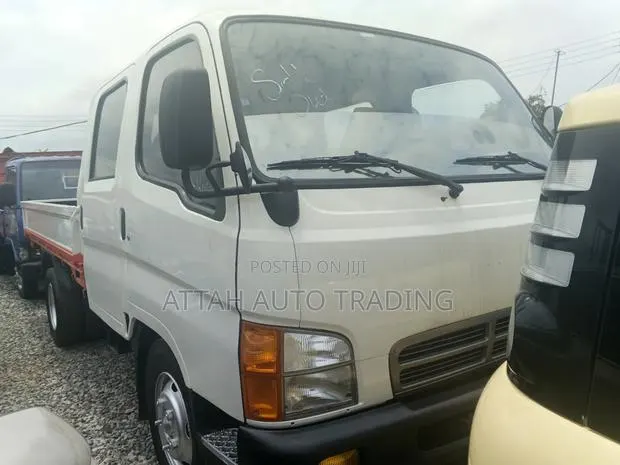 Hyundai 2000 White · Photo 1