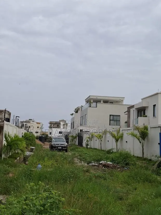 Two Endhalf Plots of Land for Sale at Airport · Photo 1