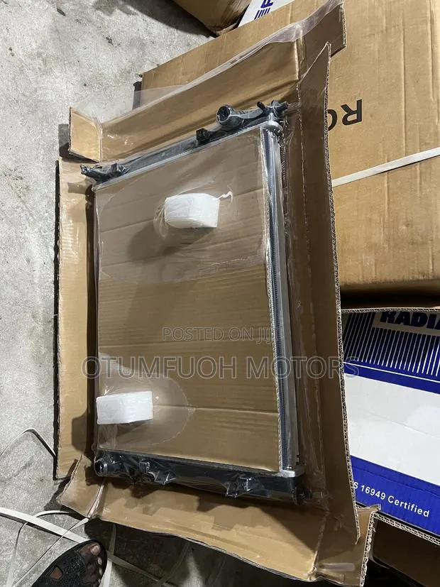 Honda Civic Radiator (Water Tank)2016 2017 2018 2019-2022 · Photo 1