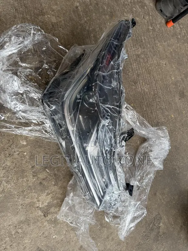 Toyota Corolla 2024,2025, LED Headlights Available · Photo 1