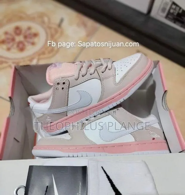 Nike Dunk Now Pink Pigeon Ladies Sneaker · Photo 1