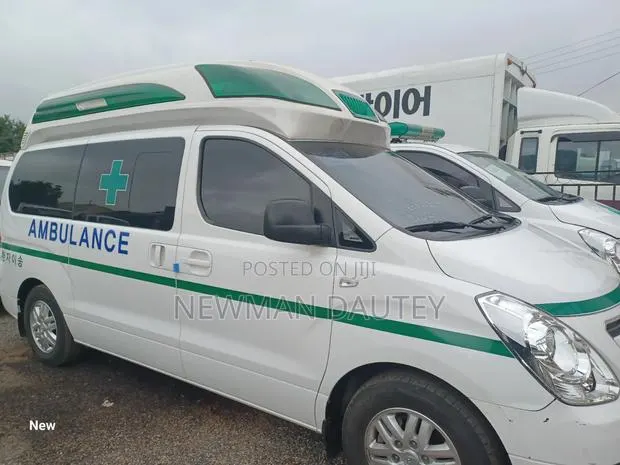 Hyundai Starex 2014 White · Photo 1