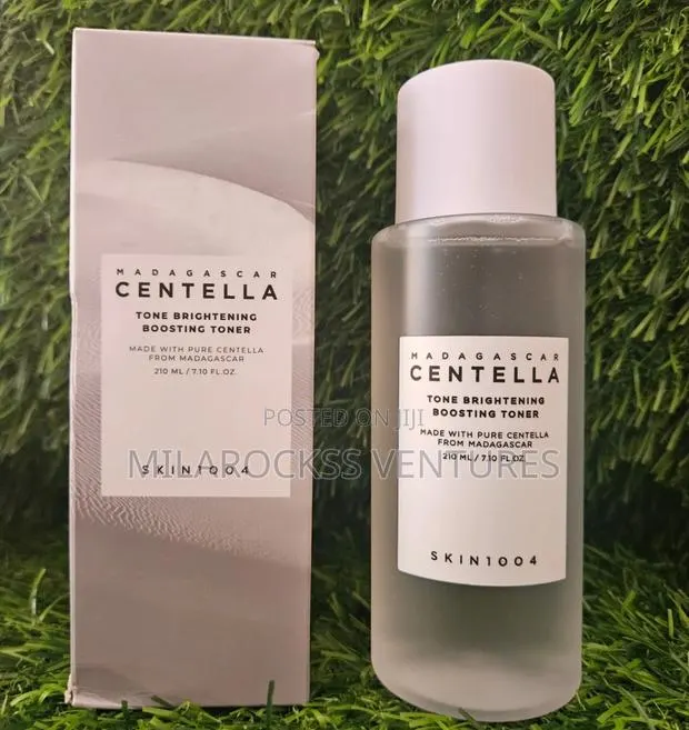 The Skin1004 Madagascar Centella Tone Brightening Boosting Toner 210ml · Photo 1