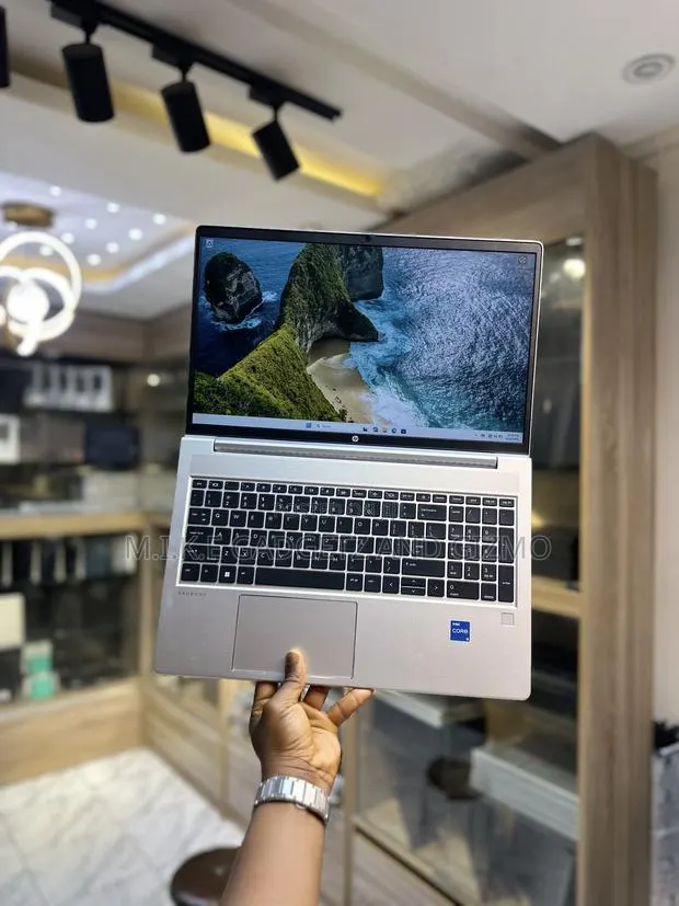 Laptop HP ProBook 450 G9 16GB Intel Core i5 SSD 512GB · Photo 1