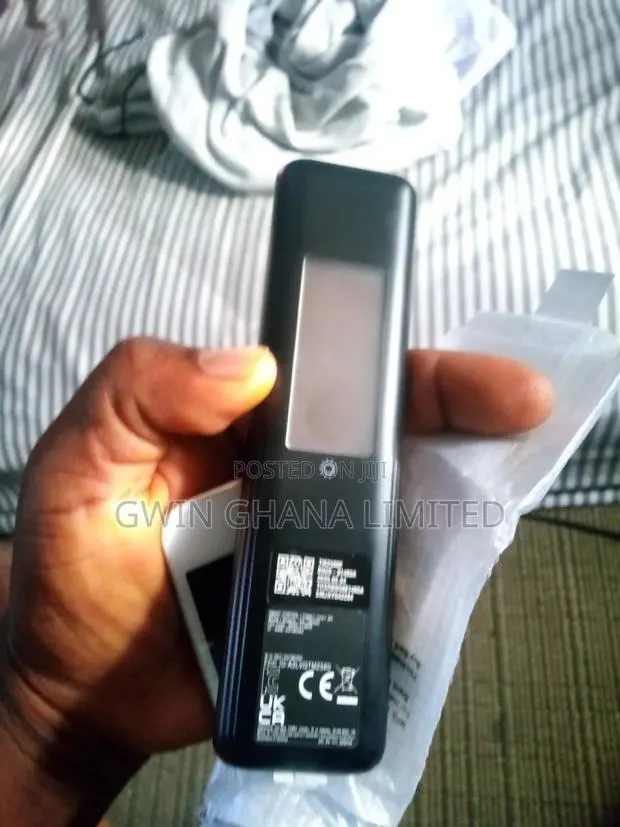 Samsung SolarCell Smart TV Remote Control · Photo 2