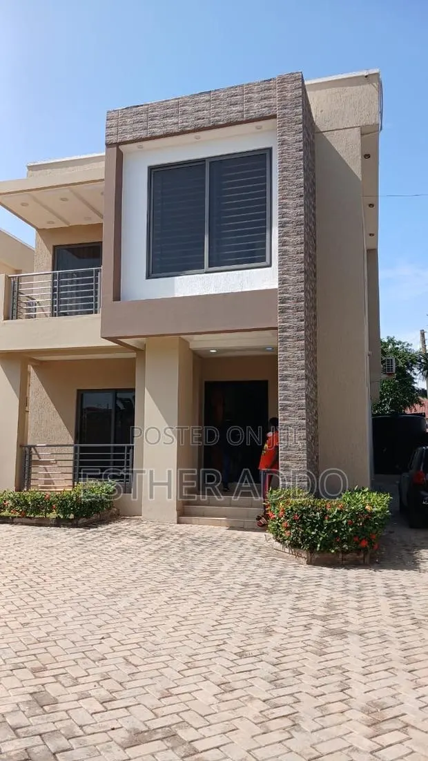 4bdrm Duplex in American House for rent · Photo 1