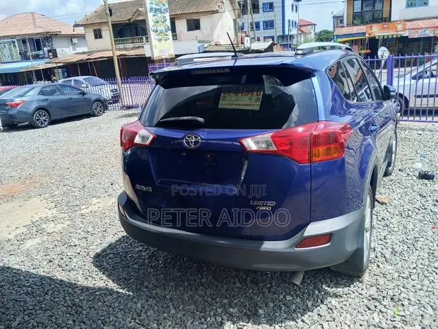 Toyota RAV4 2016 Blue · Photo 1