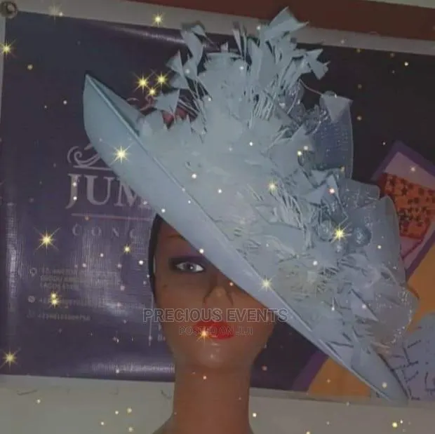 Fascinators With Face Net. · Photo 1