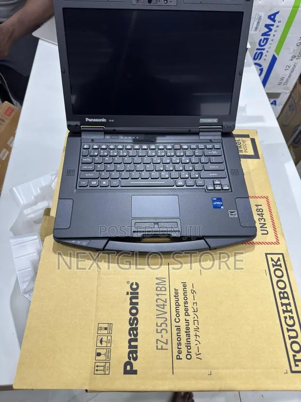 New Laptop Panasonic 16GB Intel Core i7 SSD 512GB · Photo 1