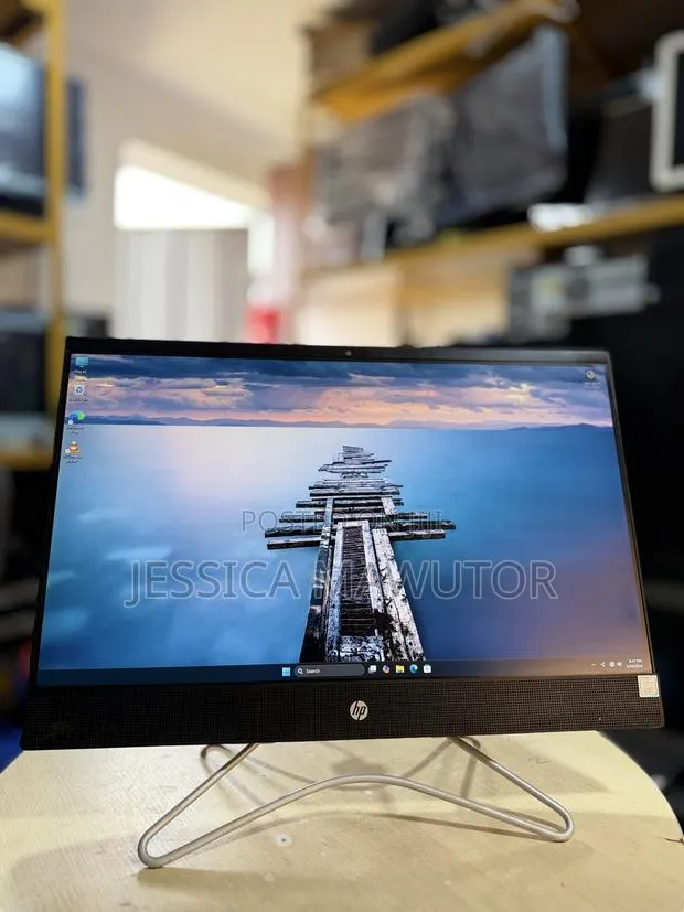Desktop Computer HP 8GB Intel Core i5 SSD 256GB · Photo 1
