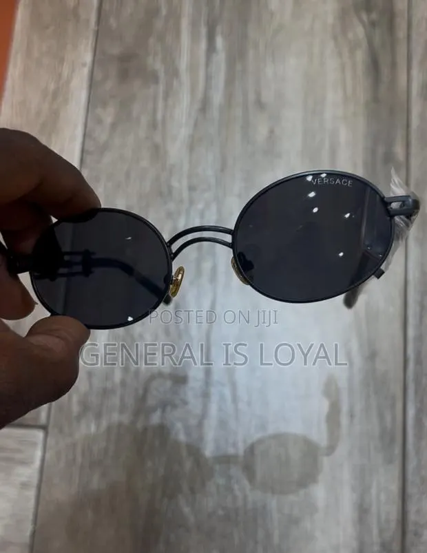 Versace Black Sunglasses · Photo 1