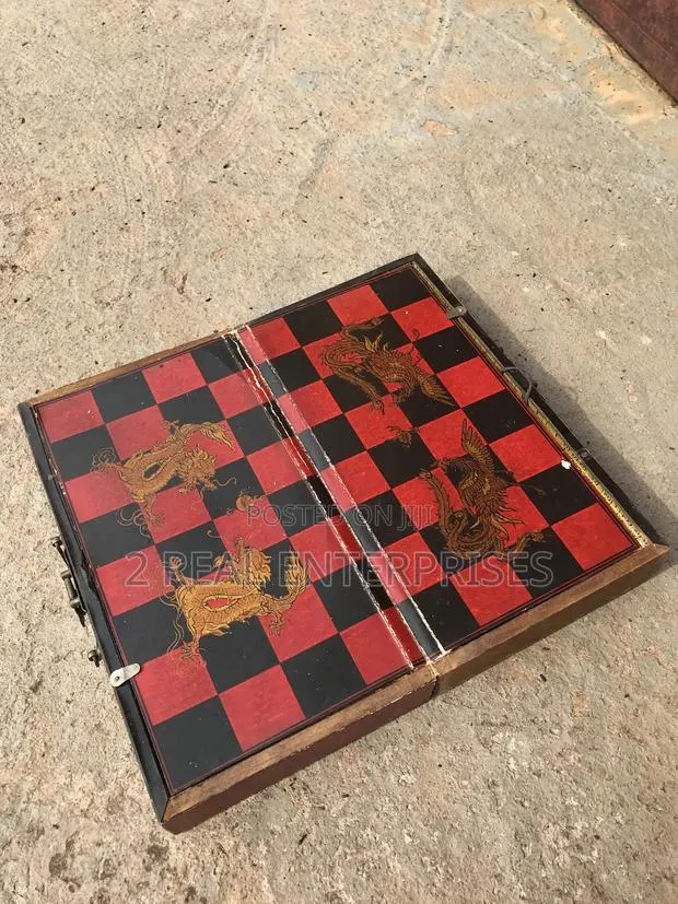 Original Antique Chinese Chess With Wooden Carved Characters Pre Owned · Photo 1
