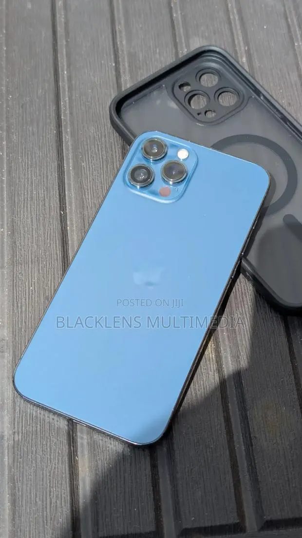 Apple iPhone 12 Pro Max 128 GB Blue · Photo 1