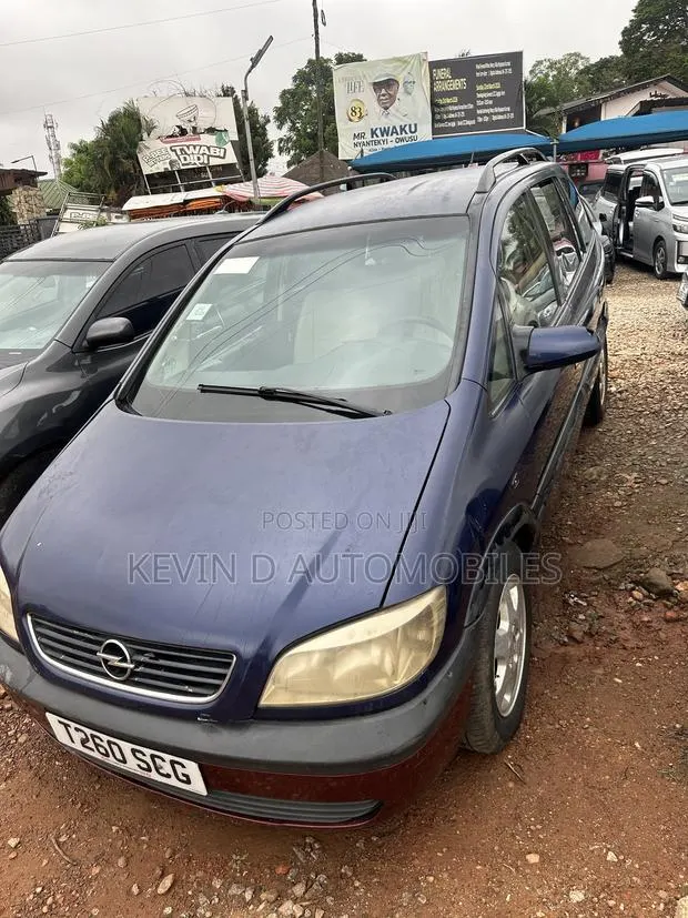 Opel Zafira 2002 Blue · Photo 1