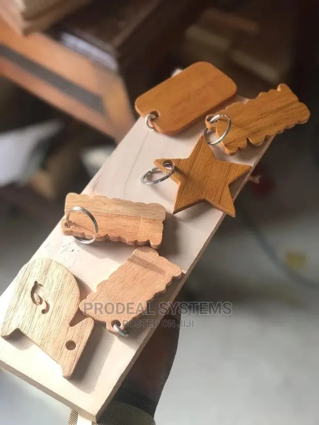 Customized Wooden Key Holders · Photo 1