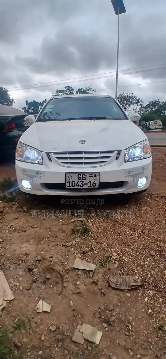 Kia Cerato Automatic 2005 White · Photo 1