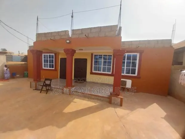 4bdrm House in Kronum Top Boat, Kumasi Metropolitan for sale · Photo 1