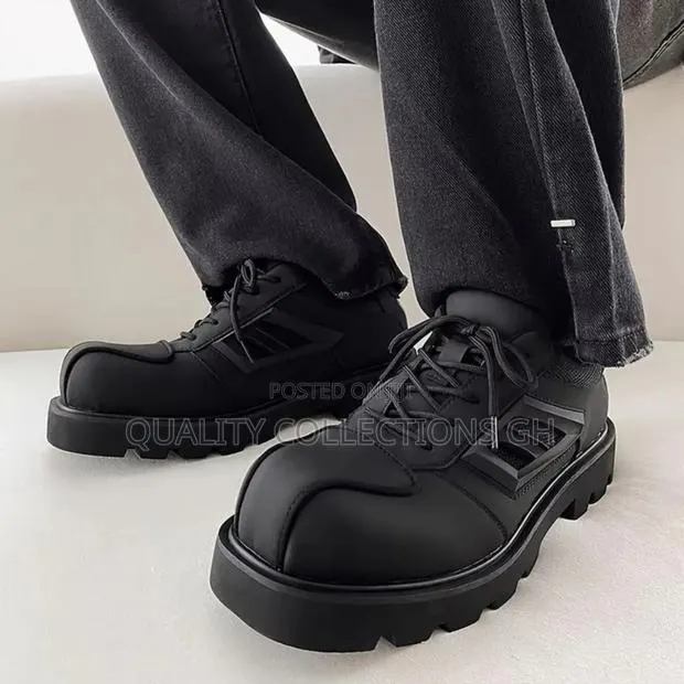 Authentic Black Sneaker · Photo 1