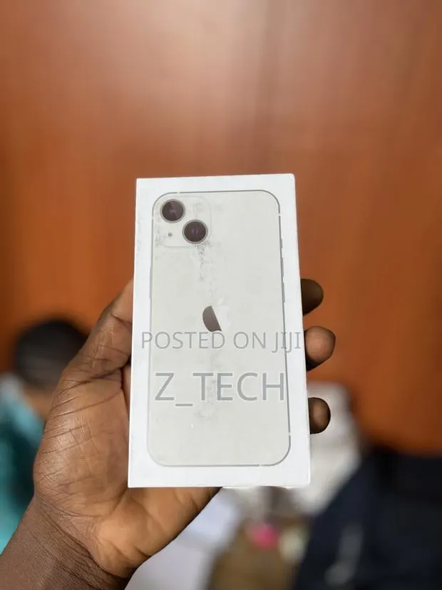 New Apple iPhone 13 Mini 128 GB White · Photo 1