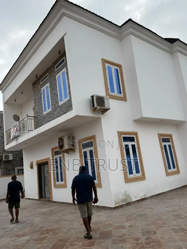 4bdrm Duplex in Lashibi, Sakumono for sale · Photo 1