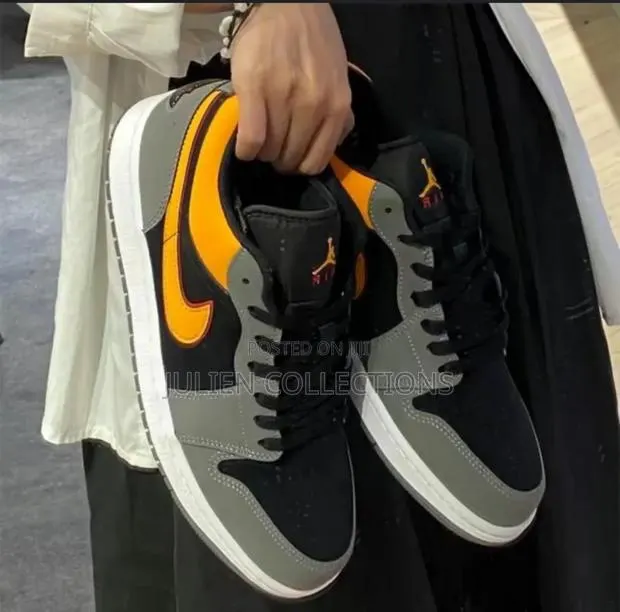 Jordan Retro 1 Low Grey Yellow Black and White · Photo 1