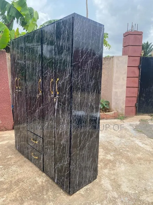 Modern Stylish 3 in 1 Wardrobe With 5 Door · Photo 4
