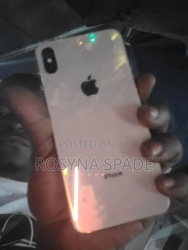 Apple iPhone XS Max 512 GB Gold · Photo 1