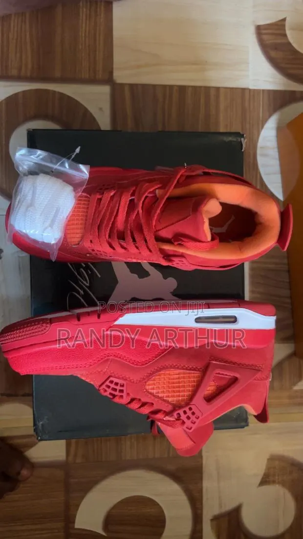 Jordan Sneaker · Photo 1