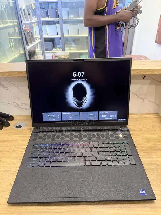 Laptop Alienware M18 R2 32GB Intel Core i9 SSD 1T