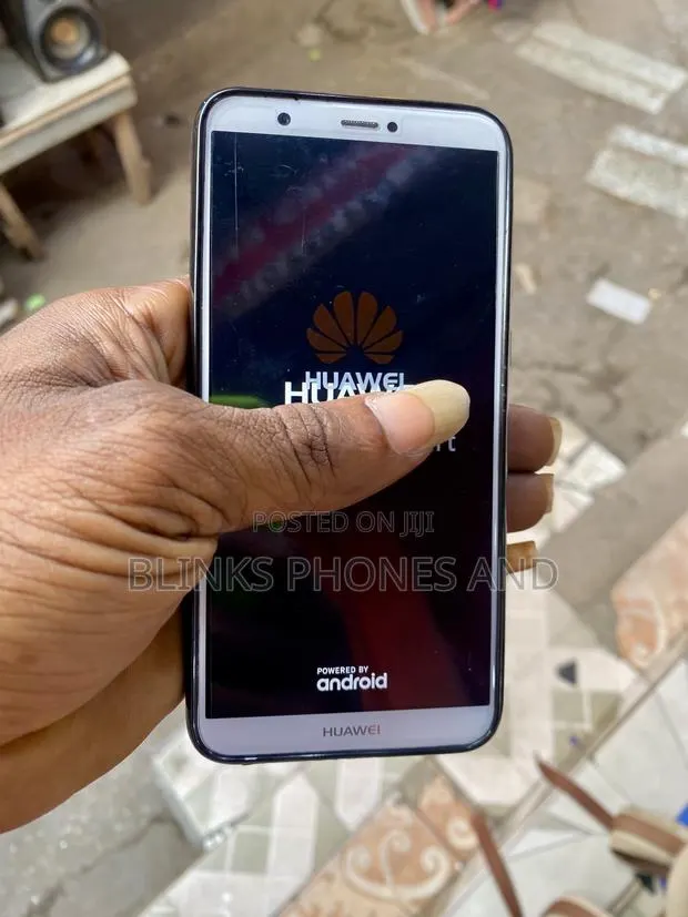 Huawei P Smart 64 GB White · Photo 1