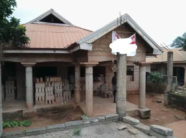 5bdrm House in Brother K Estate, Kumasi Metropolitan for sale · Photo 1
