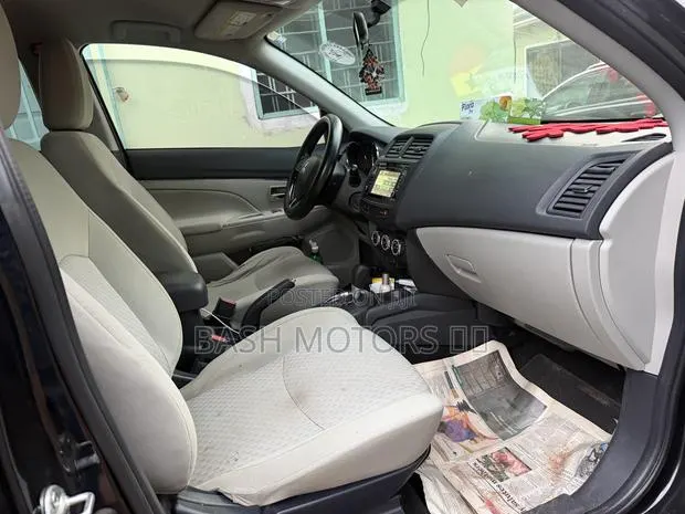 Mitsubishi Outlander 2017 Black ยท Photo 1